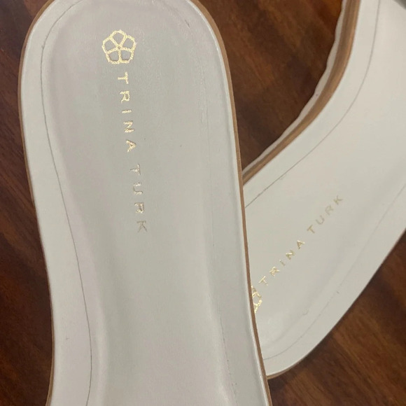 Trina Turk Calabasas Slide in Bone Size 9.5 - Picture 3 of 7